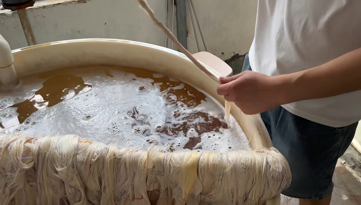 Raw hair cleaning and preparation